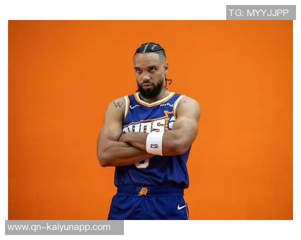 狄龙三分球表现出色半场15分3篮板助力球队争胜 狄龙三分球表现出色半场15分3篮板助力球队争胜