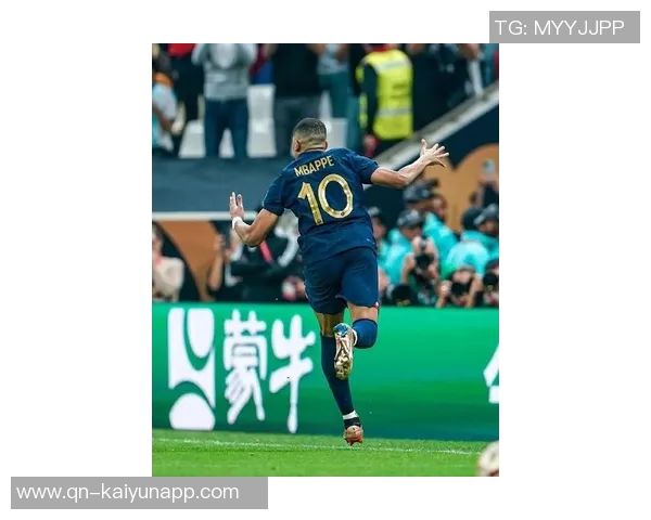 姆巴佩如风般迅捷连过数人一条龙破门展现超凡实力