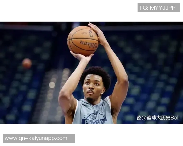 特雷墨菲半场表现抢眼11投6中斩获15分1篮板3抢断展现实力