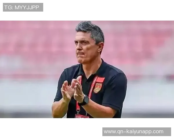 U22国足角球失利遭反击无奈战术犯规主裁判未出示黄牌解析